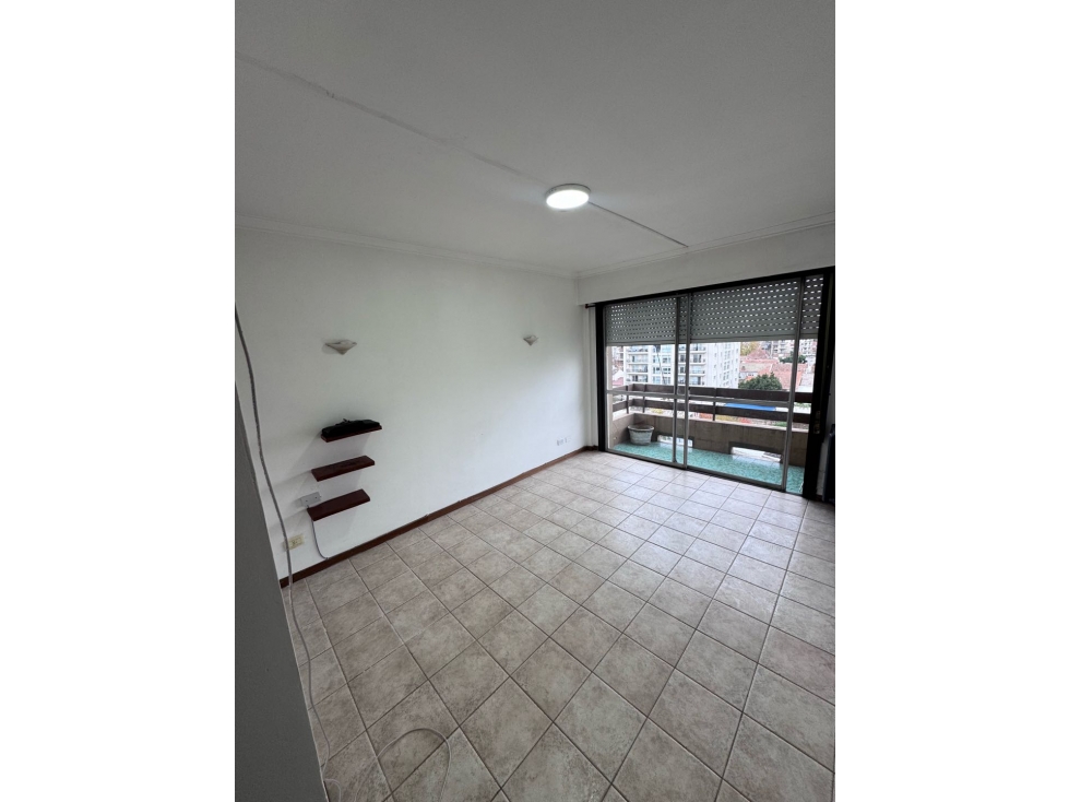 DPTO DE DOS AMBIENTES A LA CALLE CON BALCON - SANTA FE Y ALBERTI - 2