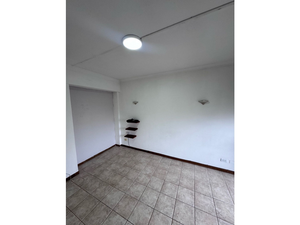 DPTO DE DOS AMBIENTES A LA CALLE CON BALCON - SANTA FE Y ALBERTI - 3