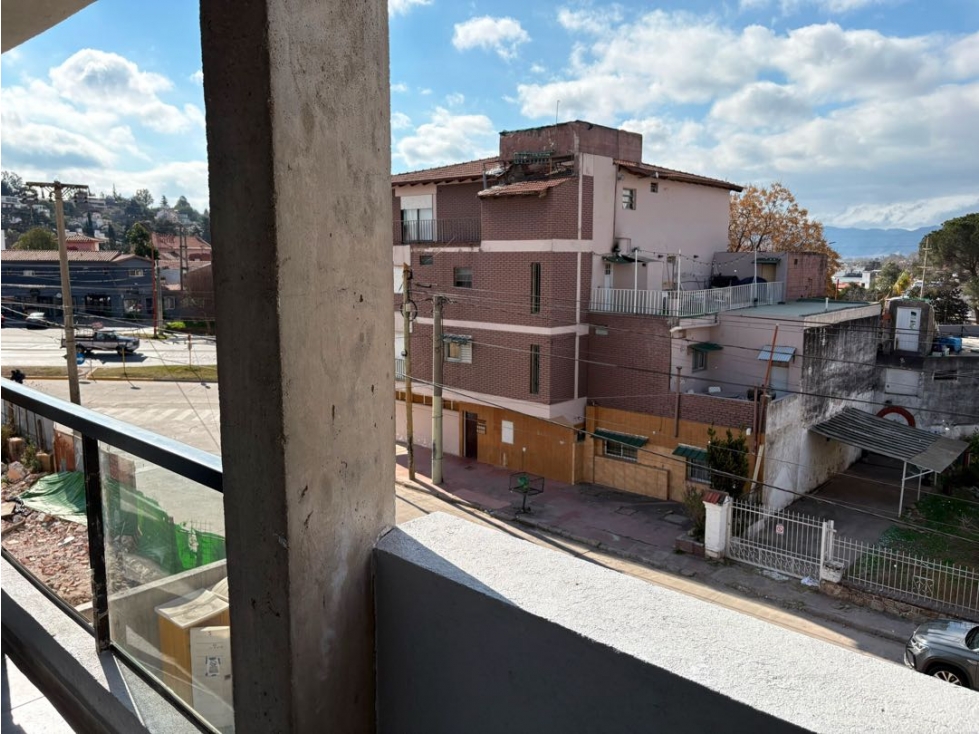 VENTA EN POZO DEPARTAMENTO 1 DORMITORIO CON BALCÓN CENTRO CARLOS PAZ - 3