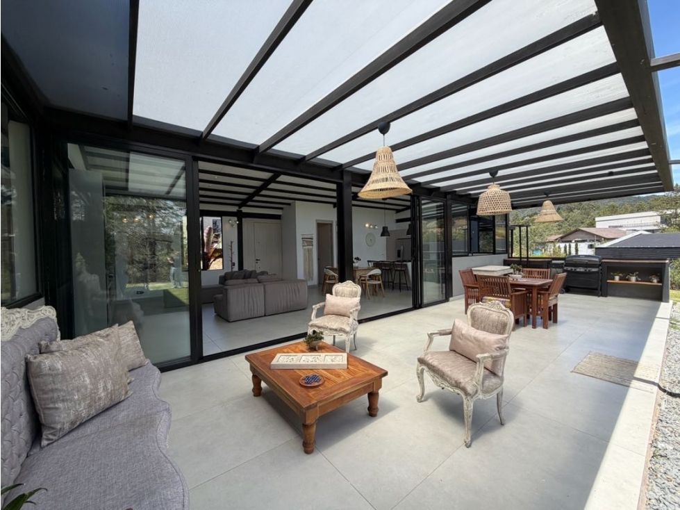 (DT) Hermosa Casa Moderna en el Alto del Escobero (Sin peaje) — foto 3