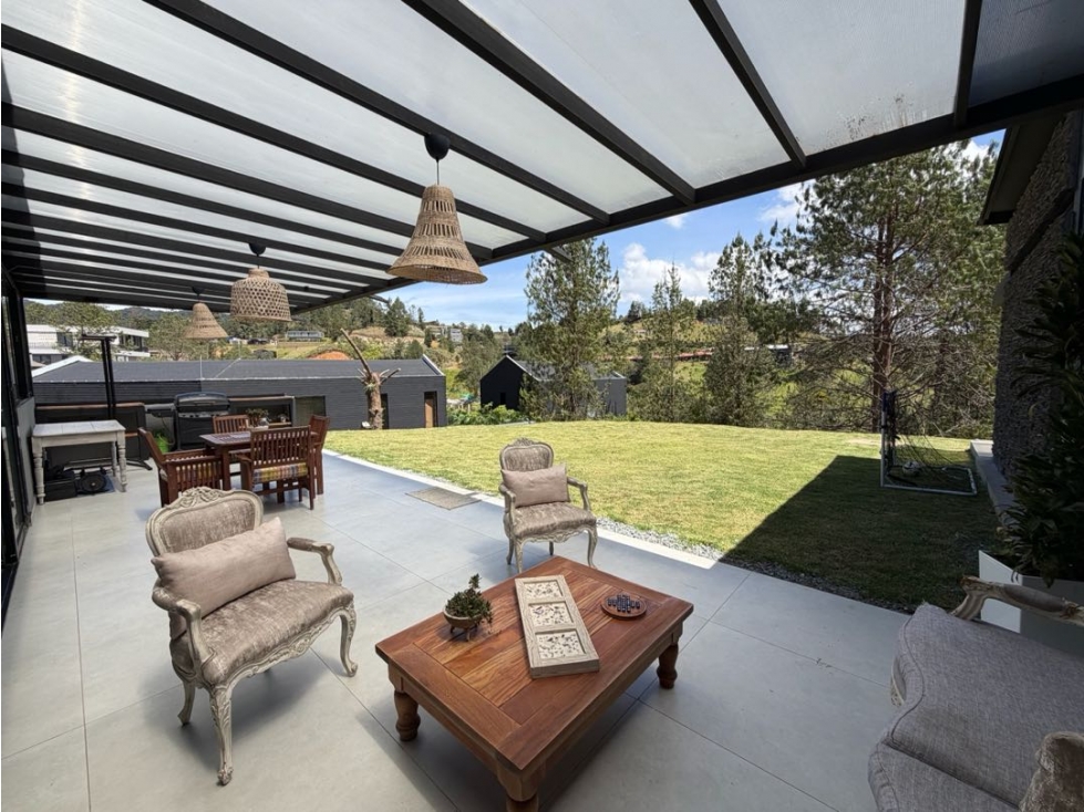 (DT) Hermosa Casa Moderna en el Alto del Escobero (Sin peaje) — foto 5