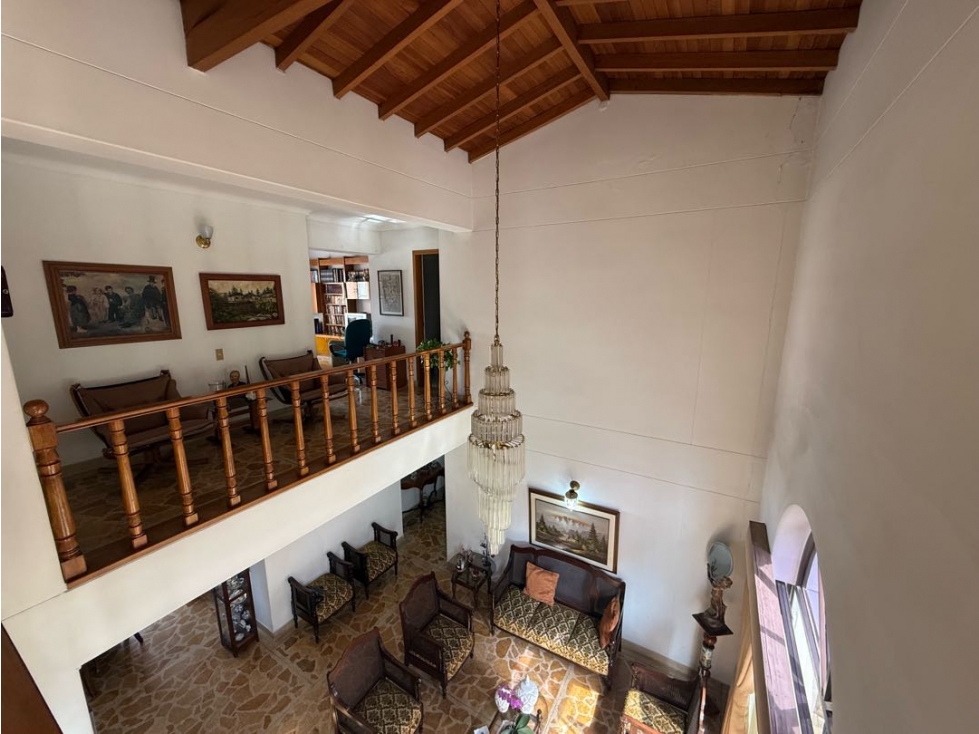 DUPLEX EN LAURELES PARA REMODELAR — foto 2
