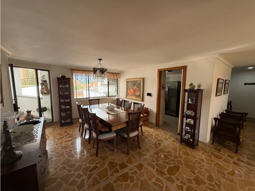 DUPLEX EN LAURELES PARA REMODELAR — foto 3