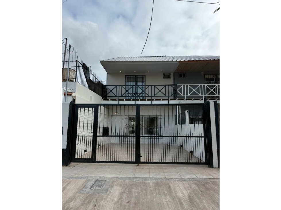 DUPLEX 4 AMBIENTES RECICLADO, ZONA PARQUE LURO - 1