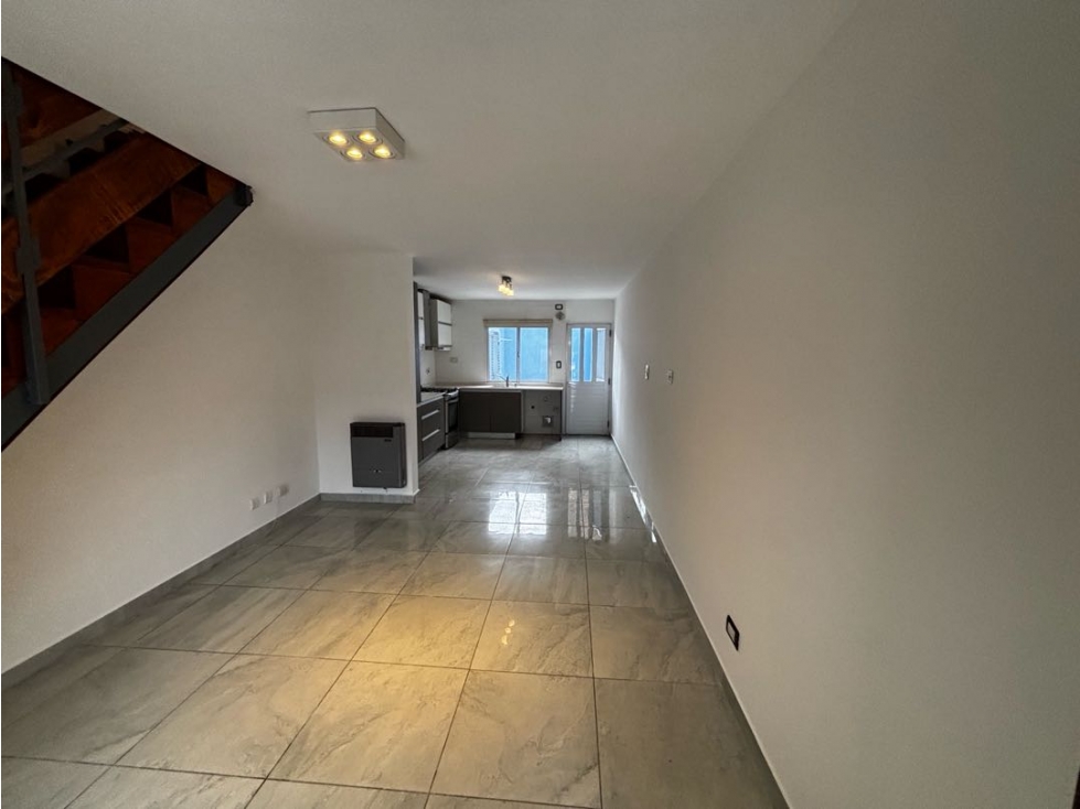 Duplex a metros de Avenida Varela en venta - 3