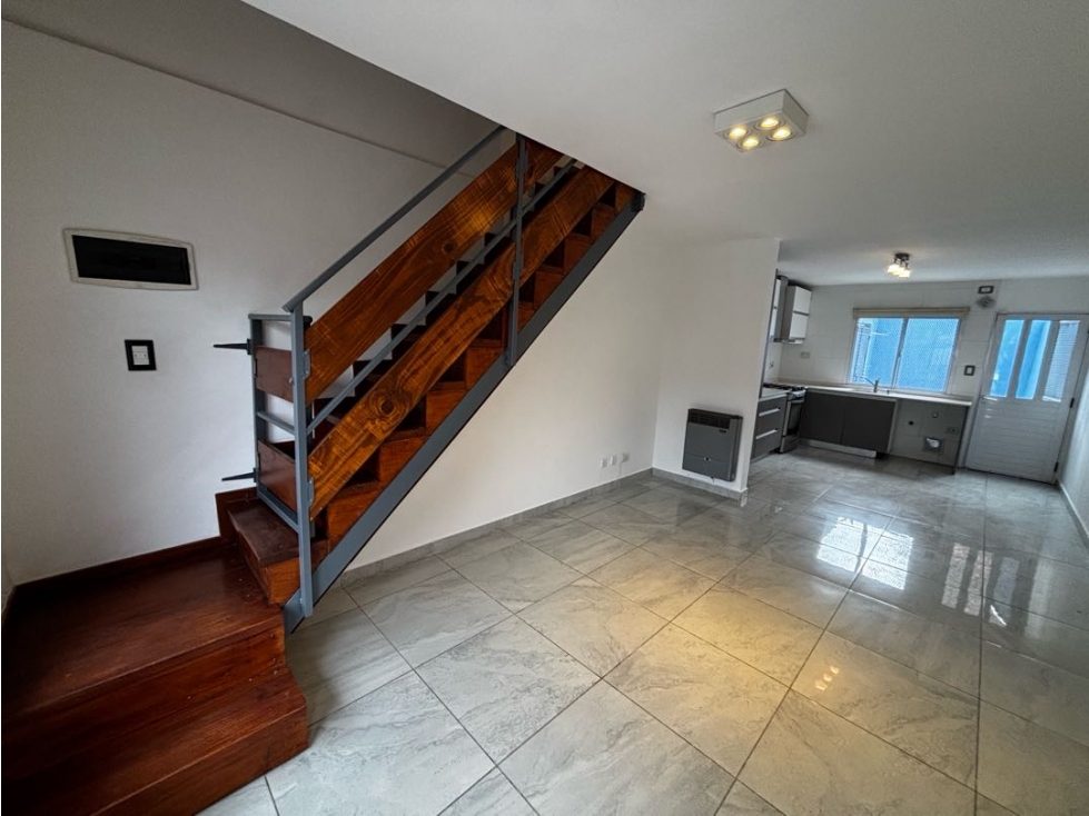 Duplex a metros de Avenida Varela en venta - 4