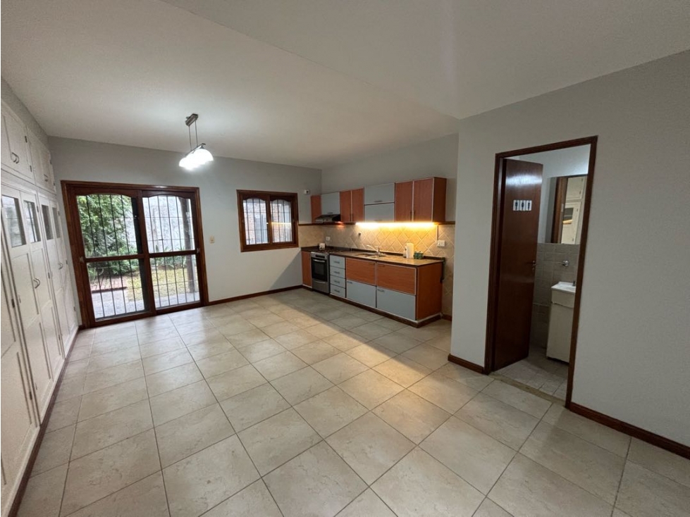 Duplex con tres dormitorios, jardin y cochera en venta - 4