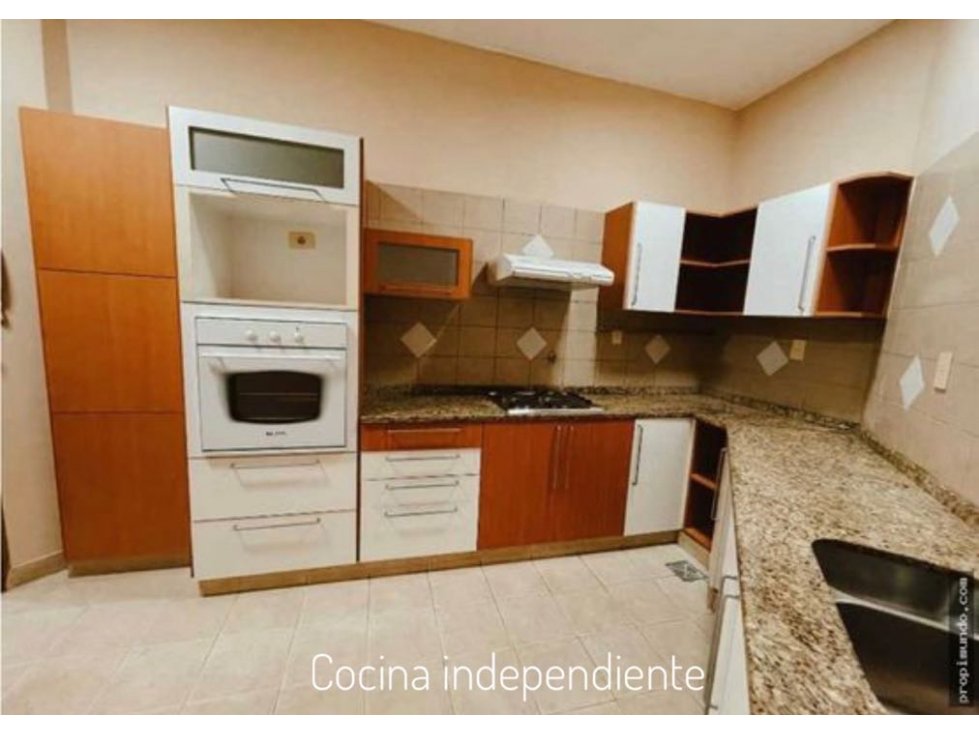 Duplex en condominio a 1 minuto de Villa Morra con 3 dormitorios - 4