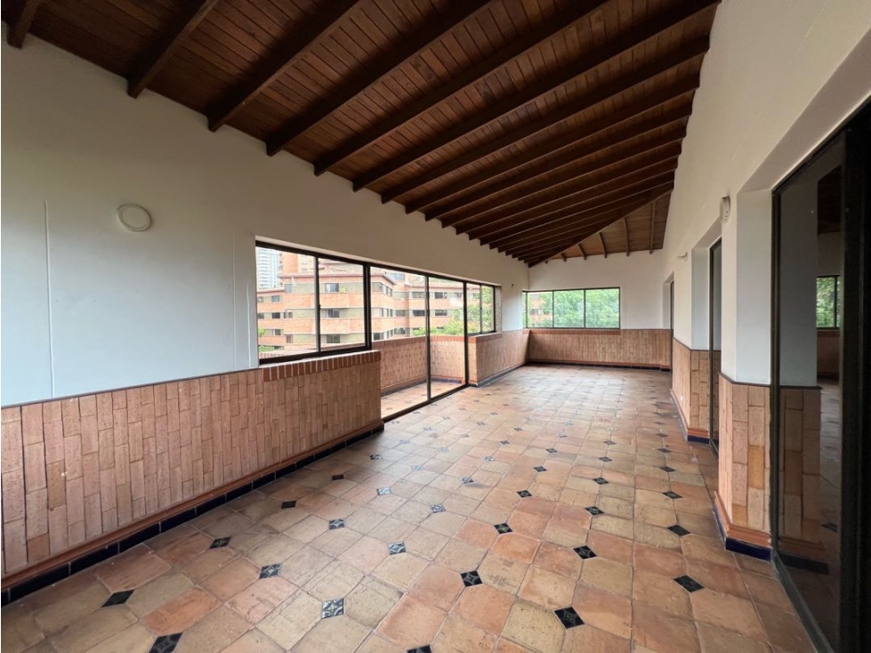 Duplex penthouse a un paso de la av poblado en Castropol