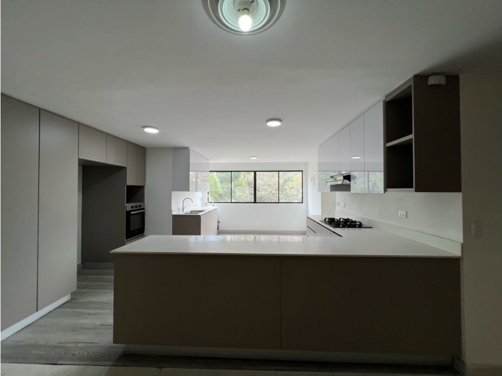 Duplex penthouse a un paso de la av poblado en Castropol — foto 2