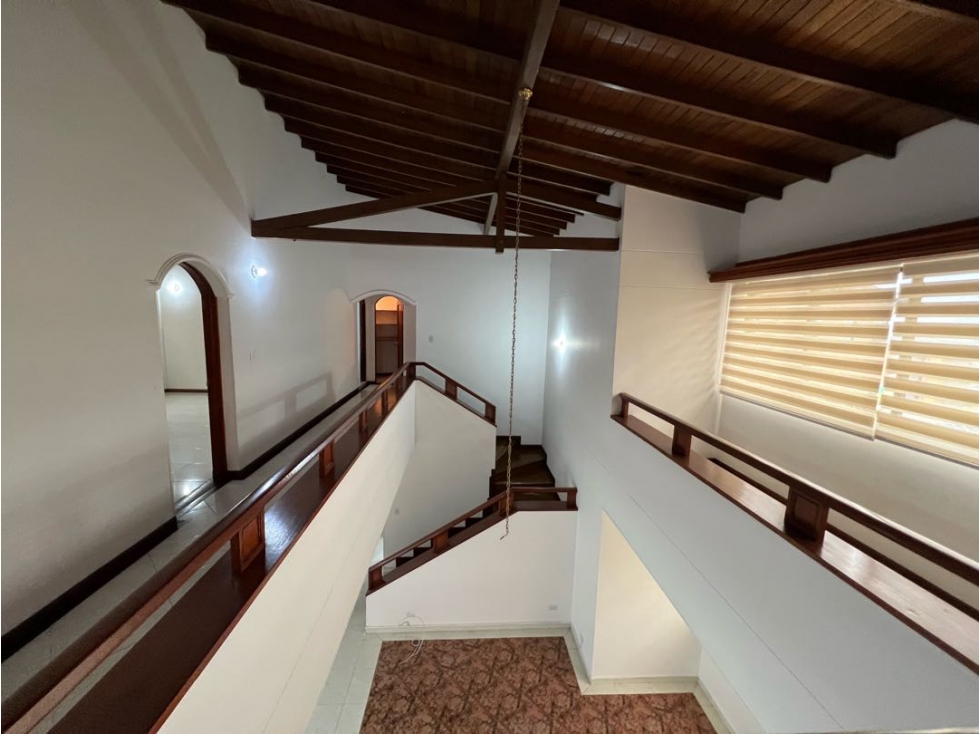 Duplex penthouse a un paso de la av poblado en Castropol — foto 3