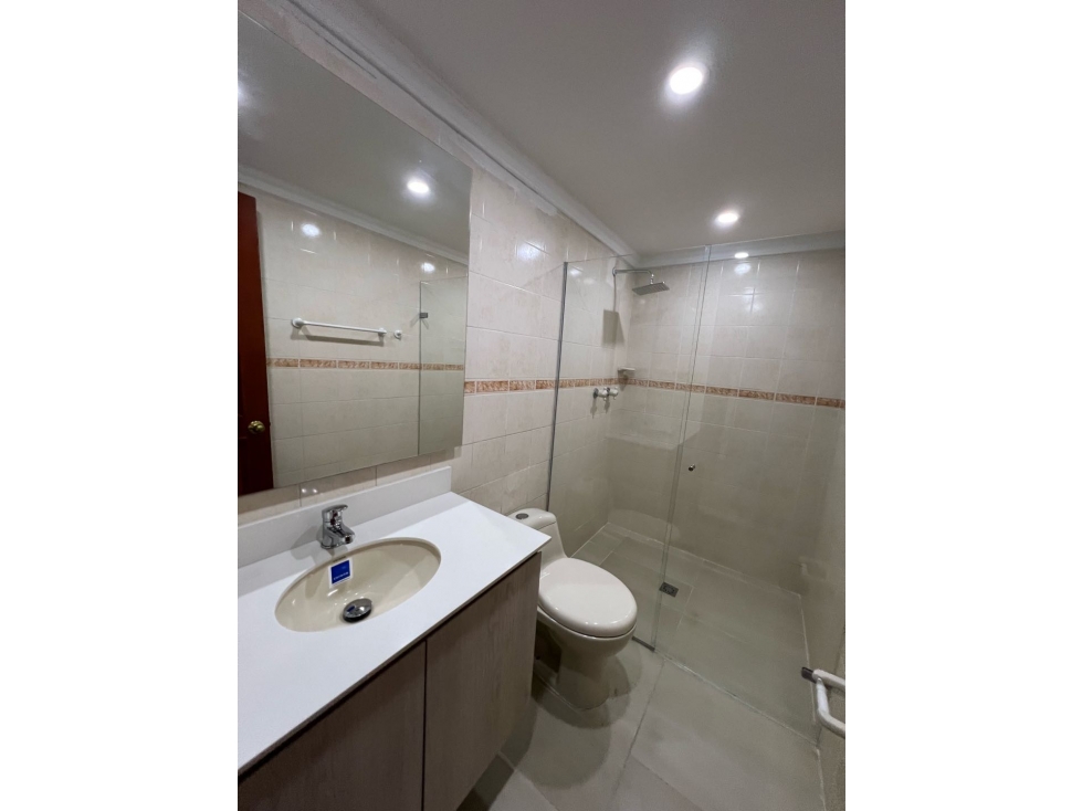 Duplex penthouse a un paso de la av poblado en Castropol — foto 4