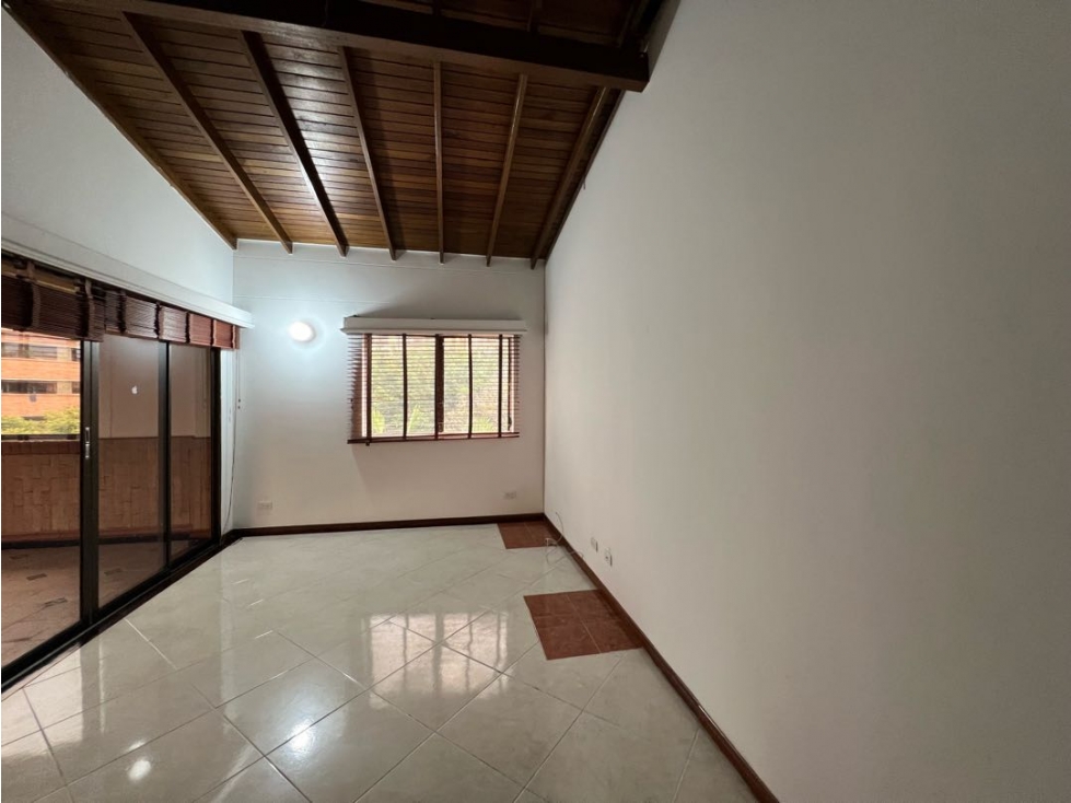 Duplex penthouse a un paso de la av poblado en Castropol — foto 5