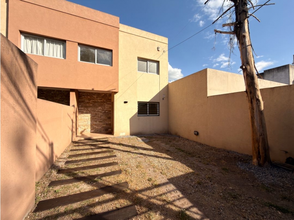 Duplex Ph en venta 81m2 - 2 dormitorios y jardin en el barrio Zapiola - 1