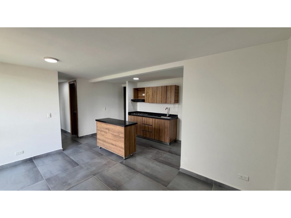 ECONÓMICO APARTAMENTO EN VENTA CERCA ESTACION NIQUIA EN GUASIMALITO — foto 2