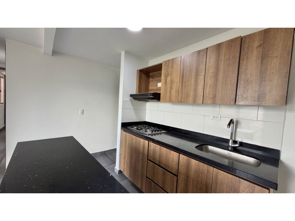 ECONÓMICO APARTAMENTO EN VENTA CERCA ESTACION NIQUIA EN GUASIMALITO — foto 3