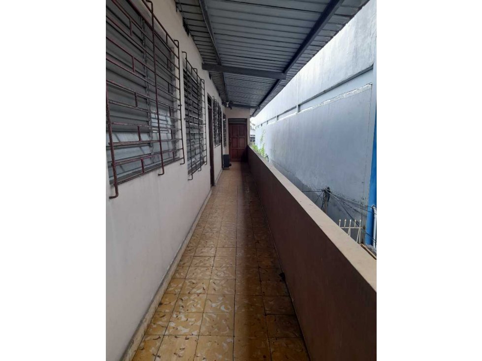 EDIFICIO + LOTE EN VIA CINCUENTENARIO PRINCIPAL PARA INVERSION - 4