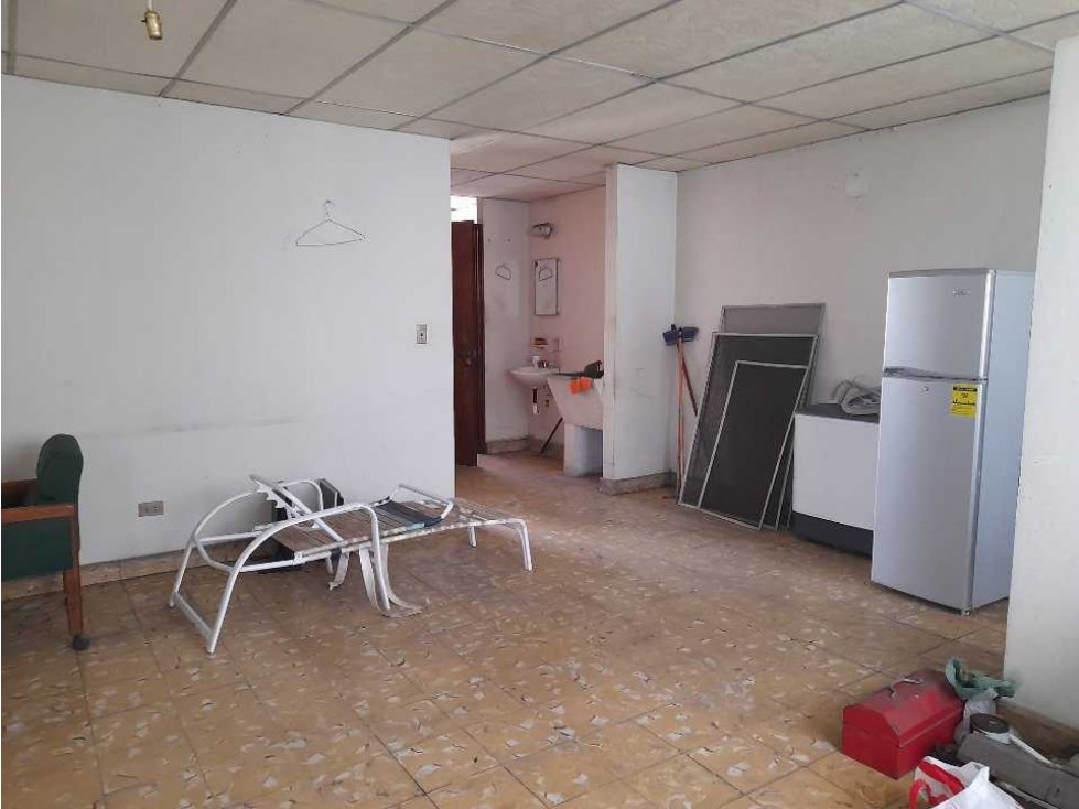 EDIFICIO + LOTE EN VIA CINCUENTENARIO PRINCIPAL PARA INVERSION - 5