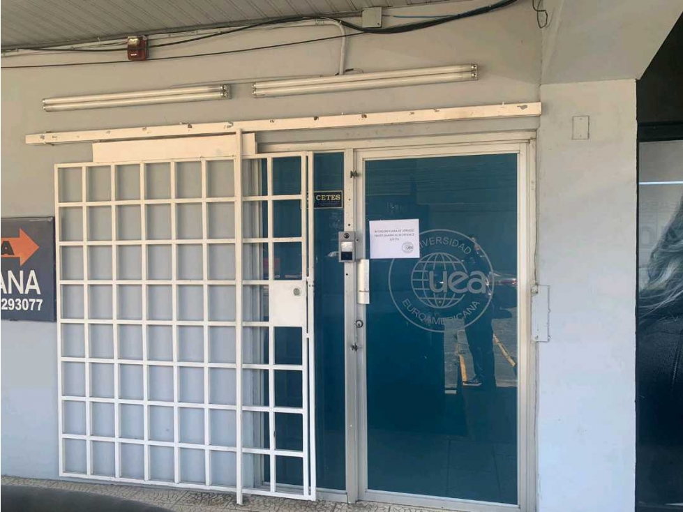 EDIFICIO COMERCIAL EN EL CARMEN DE 3 NIVELES 1007.96M2 - 2