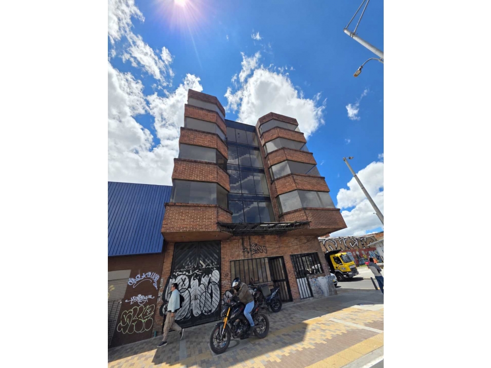 EDIFICIO COMERCIAL EN VENTA BOGOTÁ BARRIO SALAZAR GÓMEZ- PUENTE ARANDA - 2