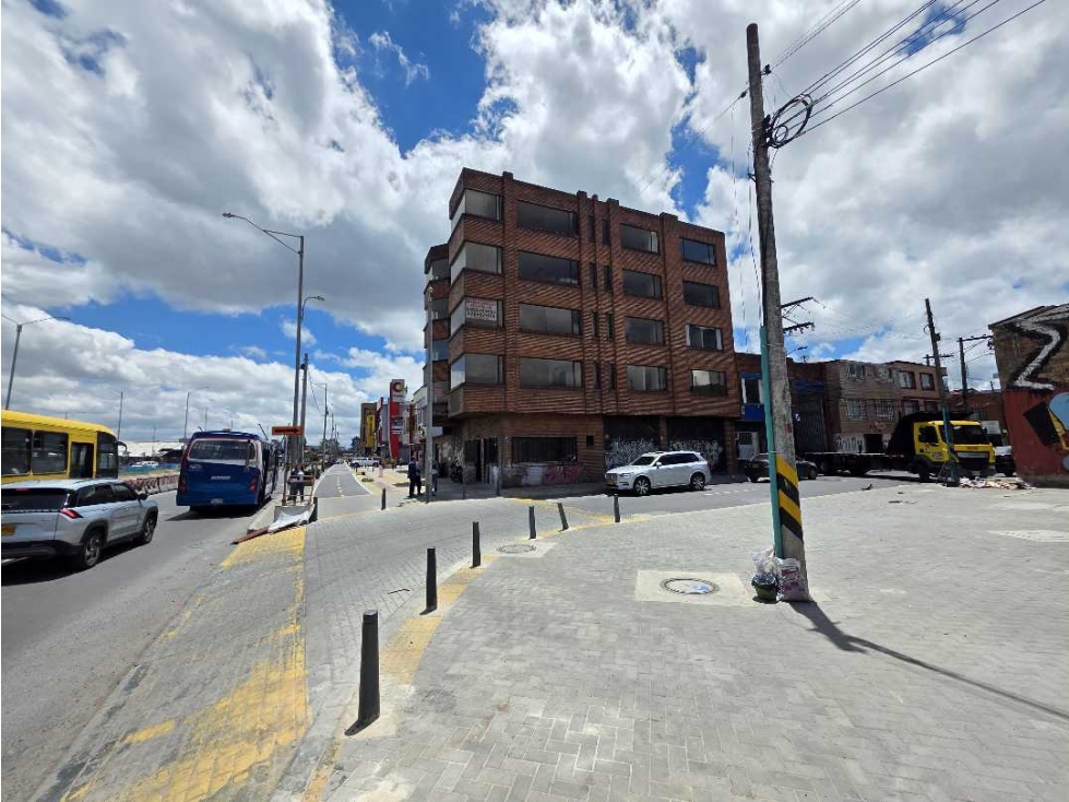 EDIFICIO COMERCIAL EN VENTA BOGOTÁ BARRIO SALAZAR GÓMEZ- PUENTE ARANDA - 3