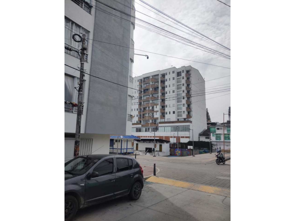 EDIFICIO CON 12 APARTAMENTOS - 2