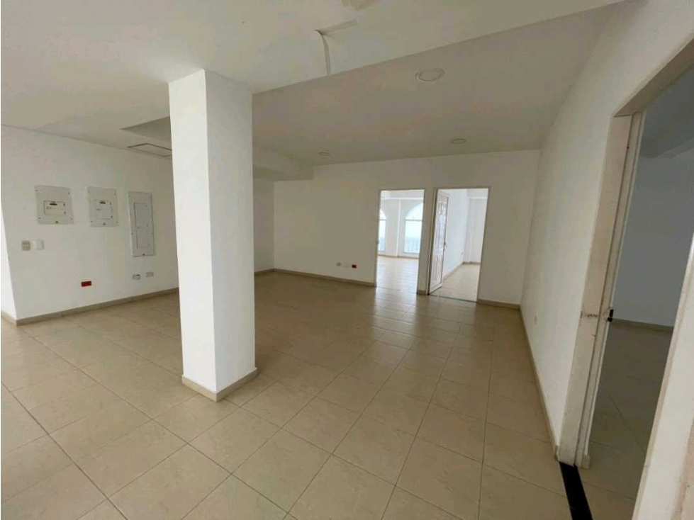 Edificio de 3 pisos ideal para oficinas empresariales, instituciones - 4