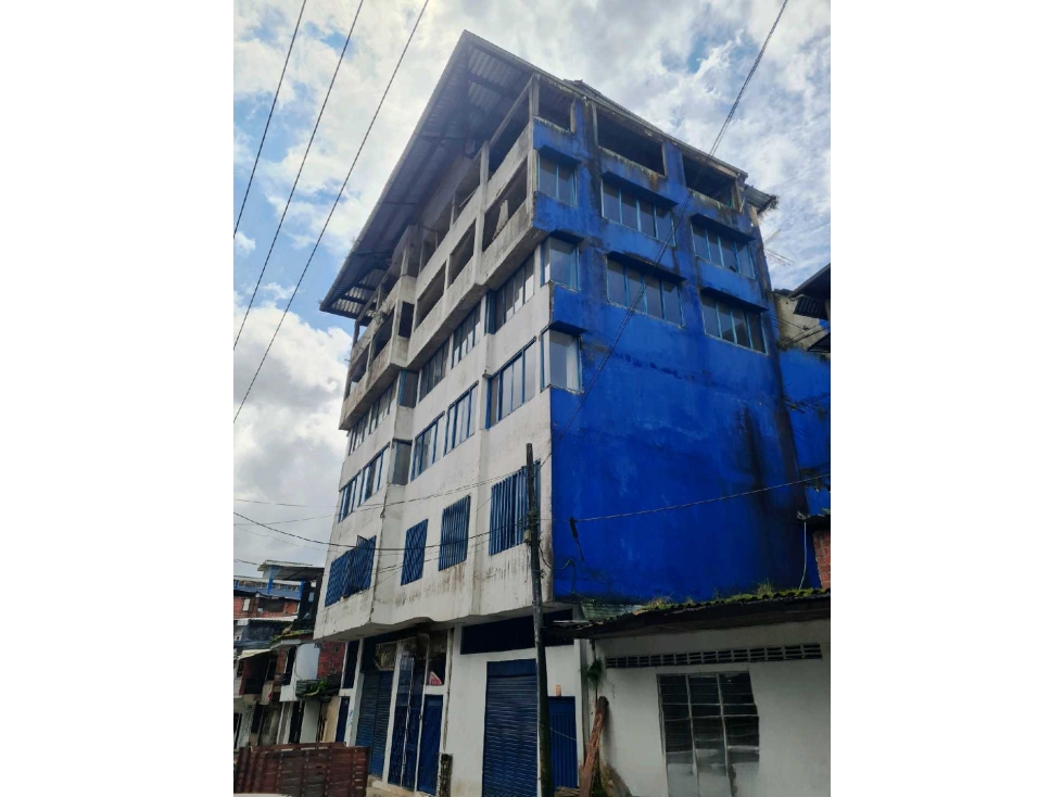 ¡OPORTUNIDAD! Edificio 6 pisos y 2.200 m2 en Centro de Buenaventura - 2