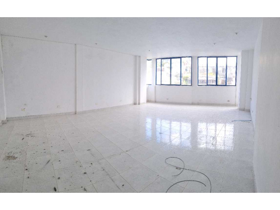 ¡OPORTUNIDAD! Edificio 6 pisos y 2.200 m2 en Centro de Buenaventura - 5