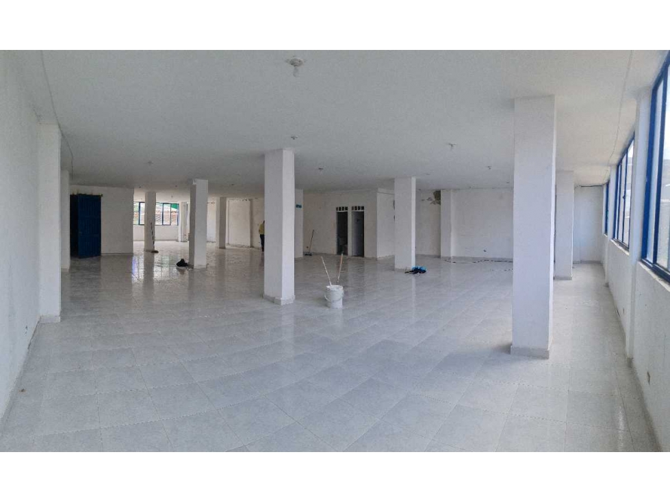 ¡OPORTUNIDAD! Edificio 6 pisos y 2.200 m2 en Centro de Buenaventura - 6