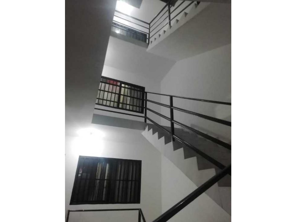 Edificio en colseguros — foto 4
