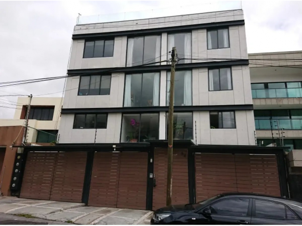 Edificio en Remate en Lomas de Tecamachalco, Naucalpan de Juárez