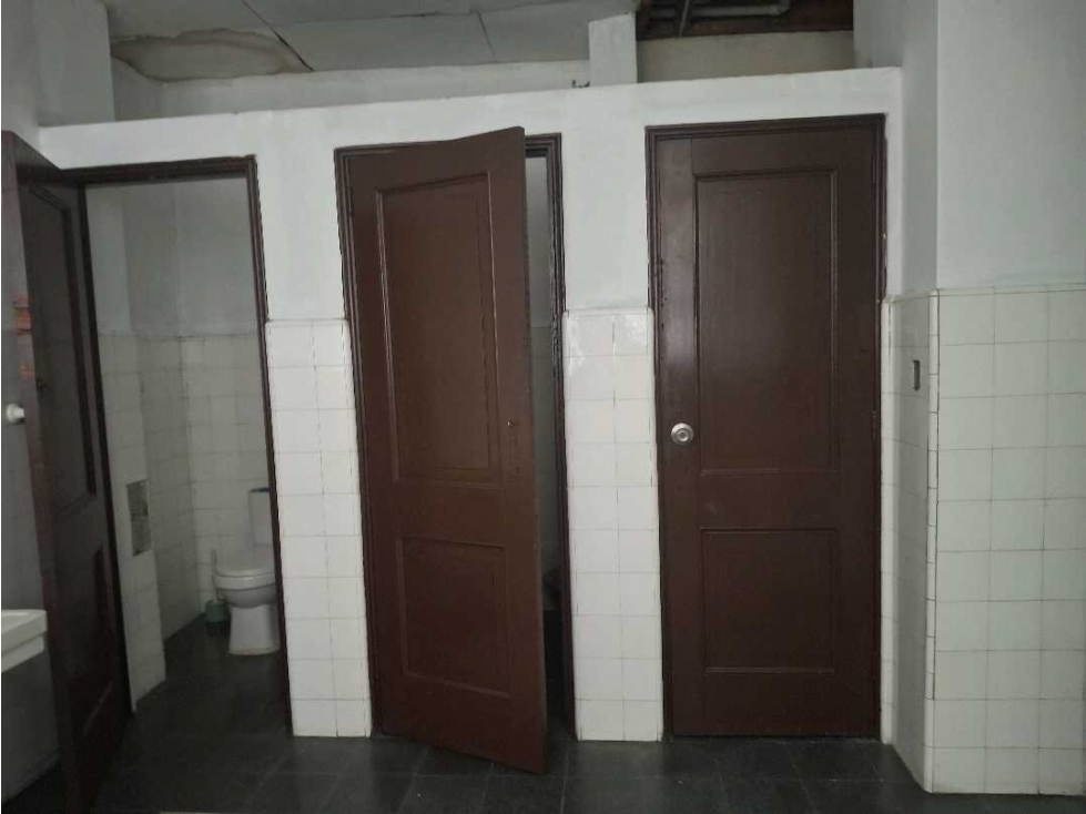 EDIFICIO EN VENTA CON LOCALES, ALMACENES Y OFICINAS CENTRO MEDELLIN — foto 5