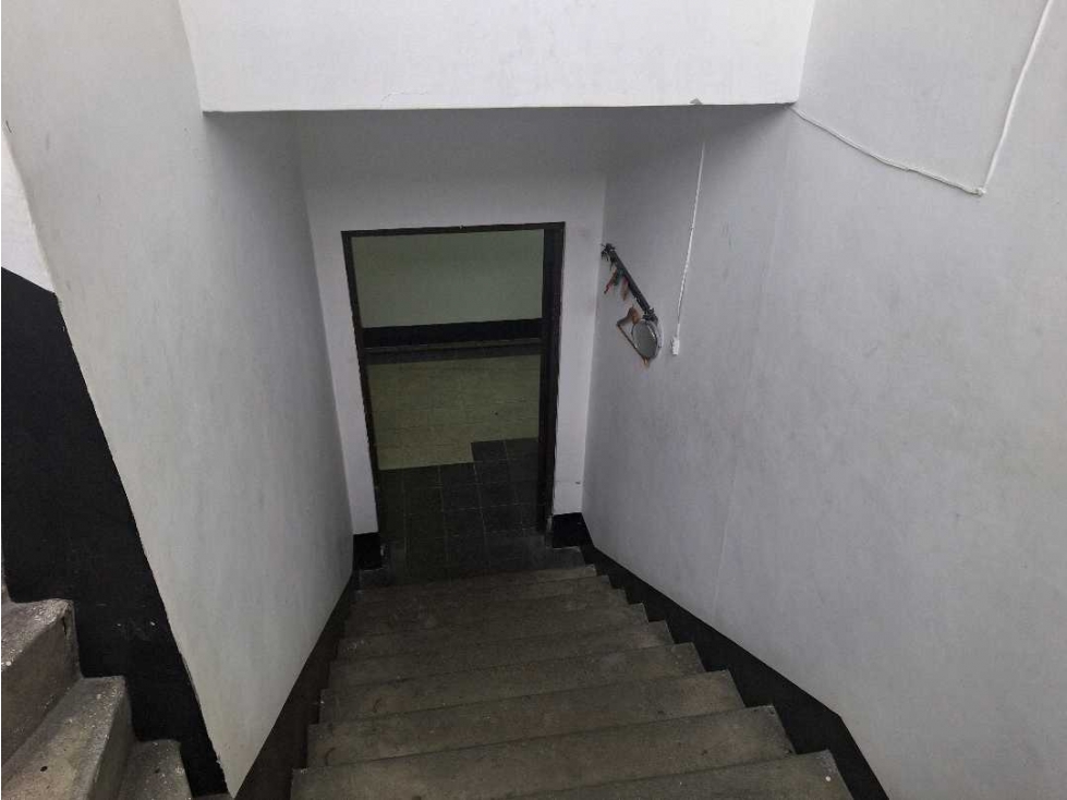 EDIFICIO EN VENTA CON LOCALES, ALMACENES Y OFICINAS CENTRO MEDELLIN — foto 4