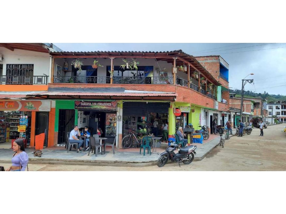 Casa y locales en venta , en vegachi , Antioquia, Colombia. — foto 2