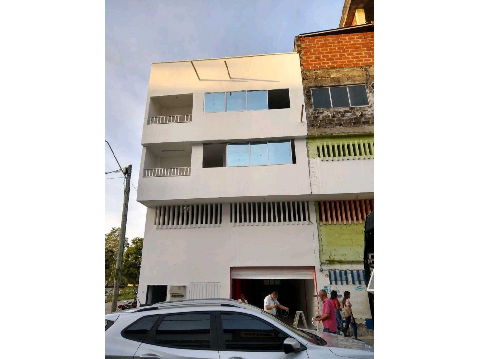 Edificio en Venta frente al Centro Comercial Plaza del Río Apartadó - 2