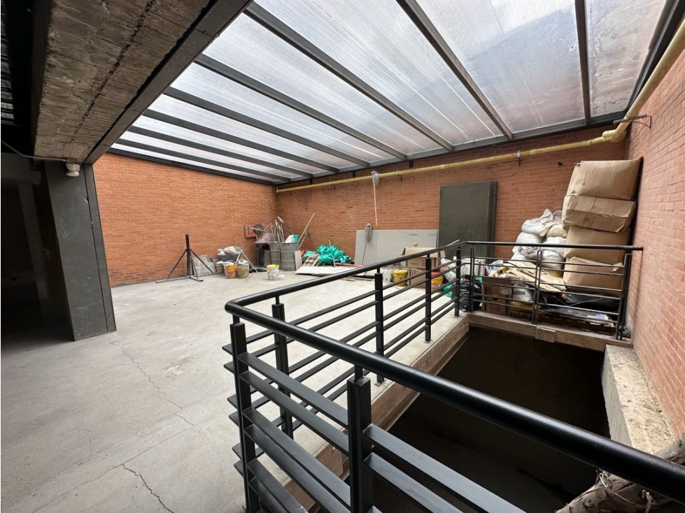 EDIFICIO EN VENTA Y/O ARRIENDO - 5