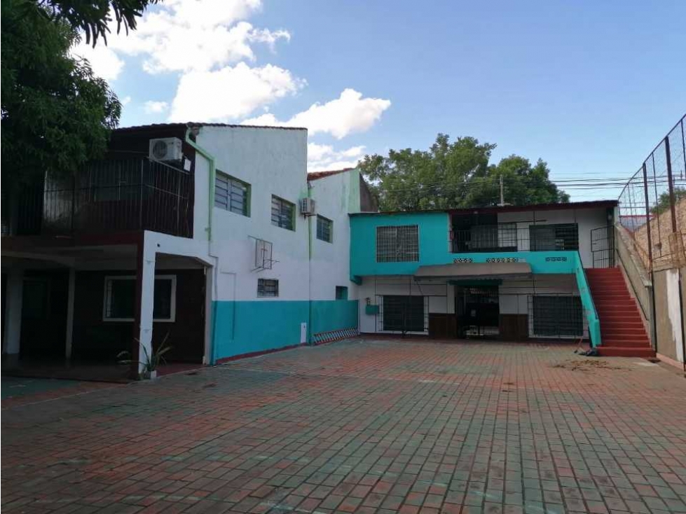 EDIFICIO PARA CENTRO ESTUDIANTIL EN IMPORTANTE BARRIO DE ASUNCION - 3