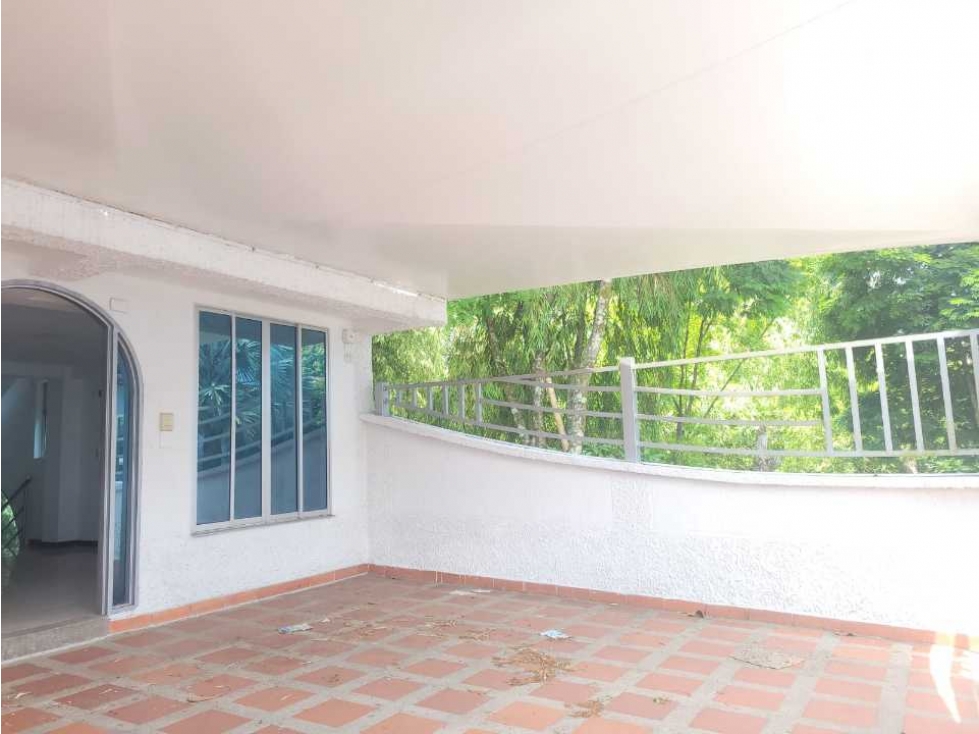 Edificio para negocio en el barrio Maraya - 2