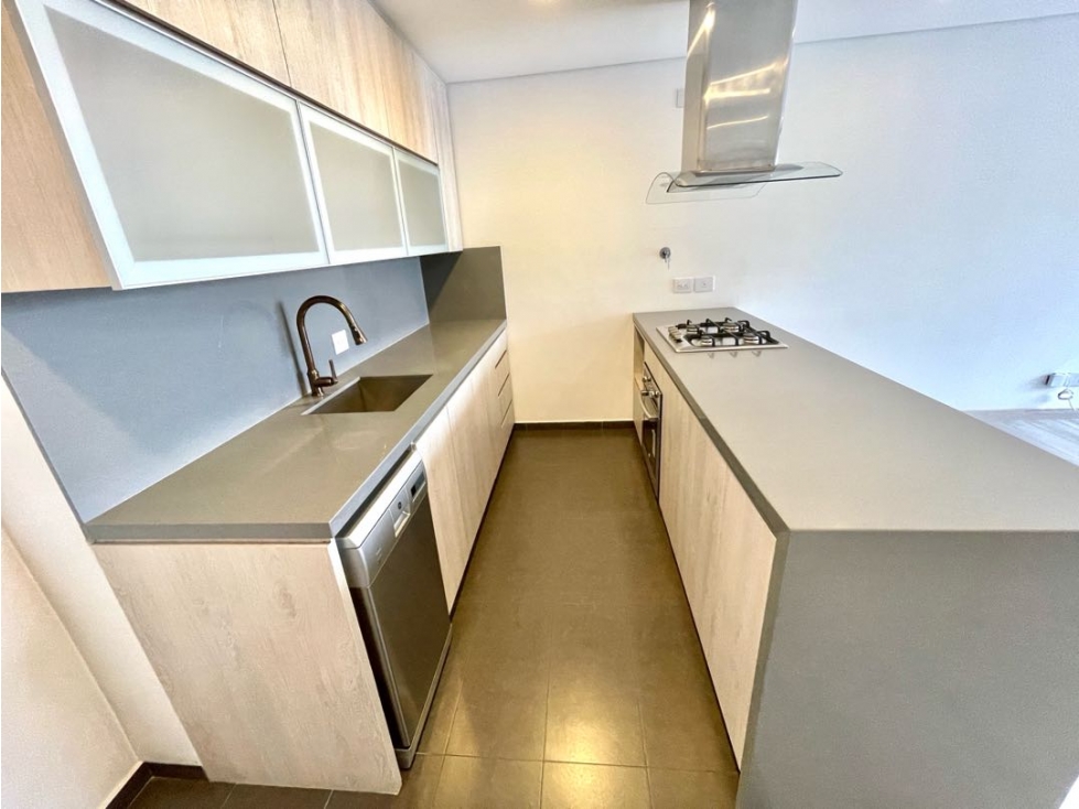 El apartamento ideal en el Poblado. Sector Palmas. — foto 4