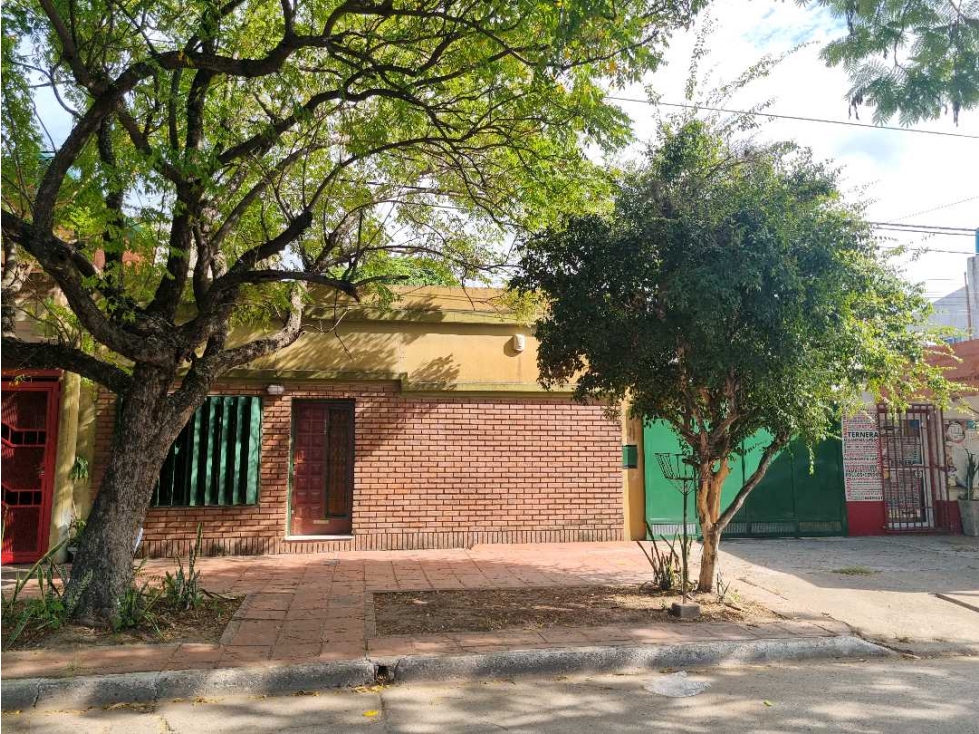 Casa y galpón sobre Av. Belgrano! - 3
