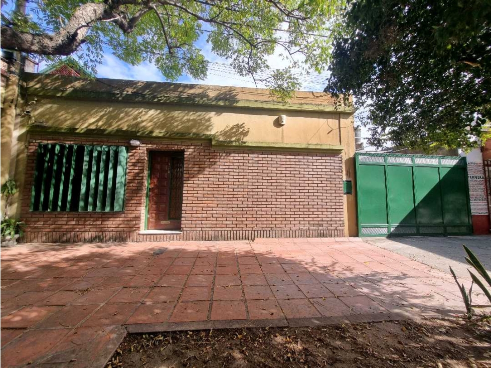 Casa y galpón sobre Av. Belgrano! - 4