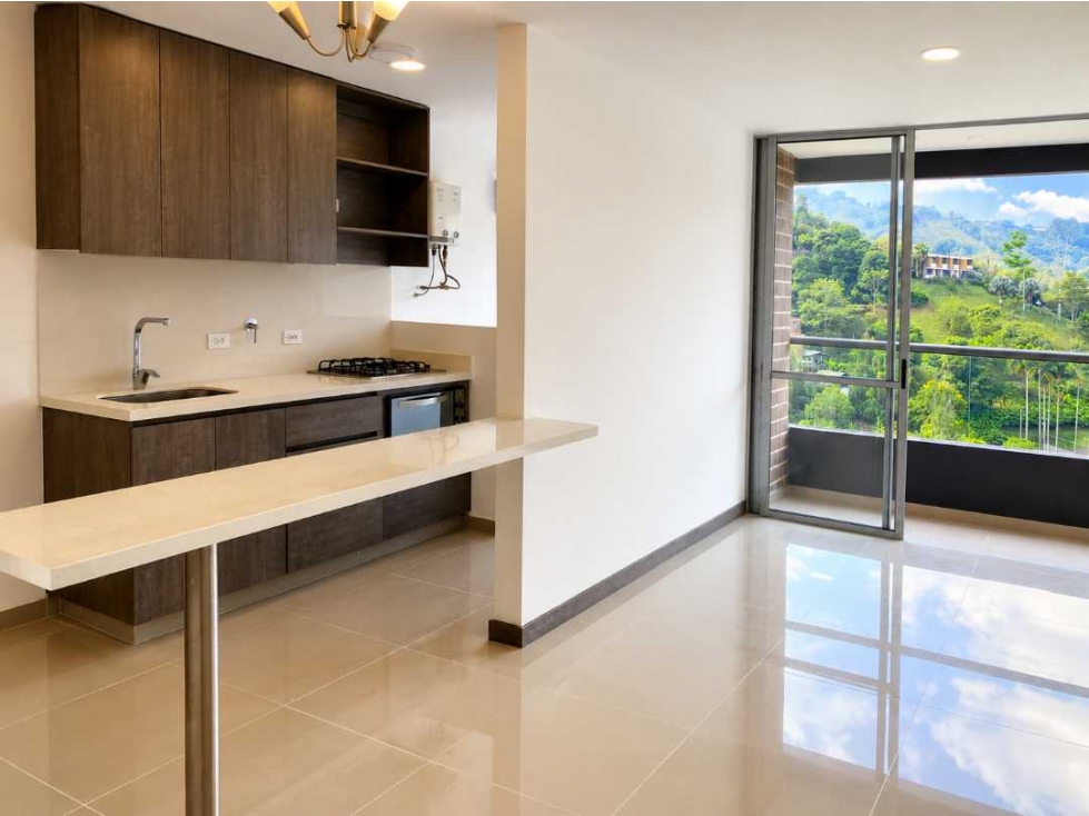 Apartamento de tres habitaciones en Envigado, sector Chingüí. — foto 2