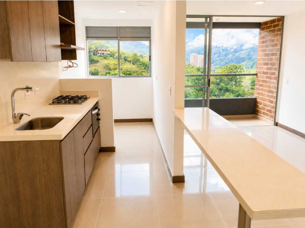 Apartamento de tres habitaciones en Envigado, sector Chingüí. — foto 3