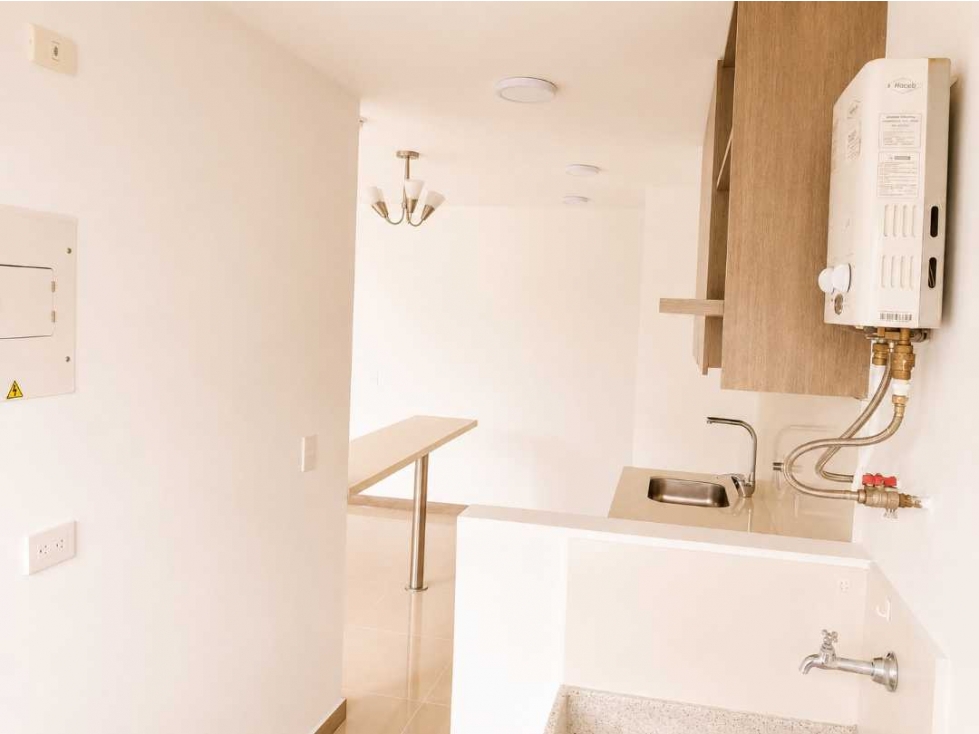 Apartamento de tres habitaciones en Envigado, sector Chingüí. — foto 5