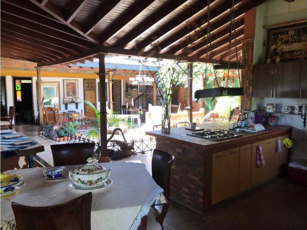 FINCA EN RIONEGRO, IDEAL PARA EL DESCANSO ALTA VALORIZACIÓN
