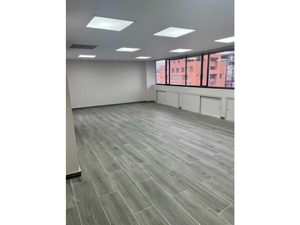 EL RETIRO ARRIENDO OFICINA 67m2