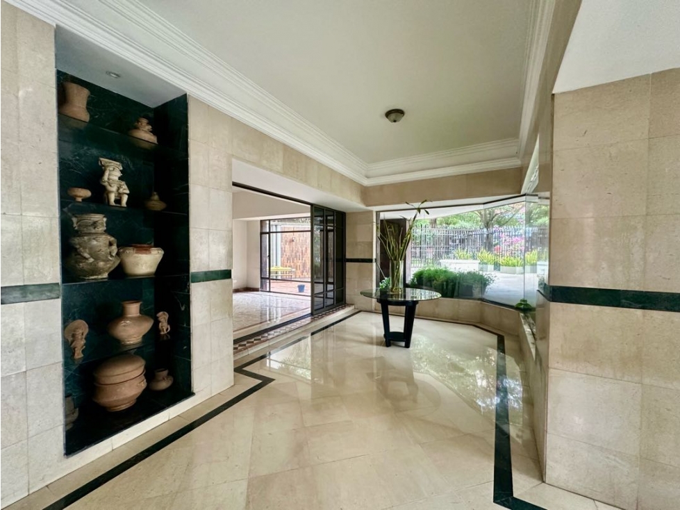 ELEGANTE APARTAMENTO EN VENTA DE 375 MTS. UBICADO EN ALTO PRADO