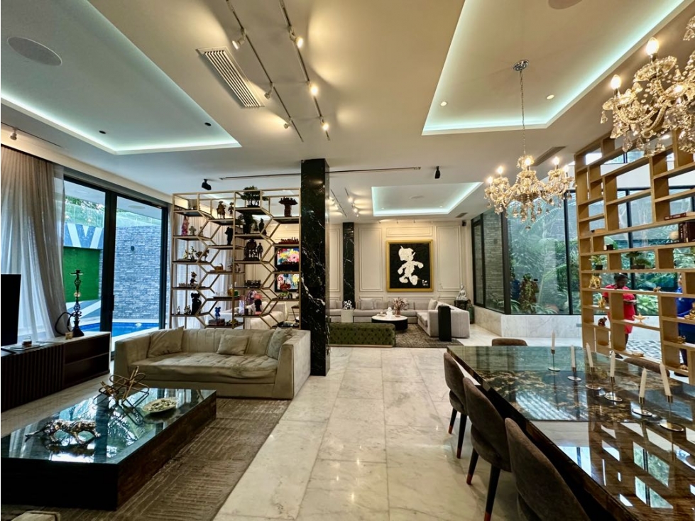 ELEGANTE CASA DE 438 metros EN SECTOR EXCLUSIVO — foto 2