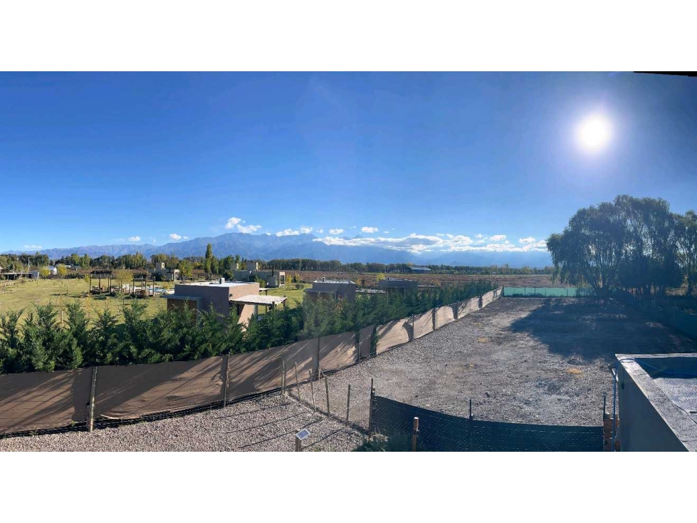 Elegante hogar de lujo con vista a la montaña y amplios espacios - 4